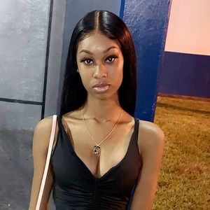 Meet your Posher, Kenisha